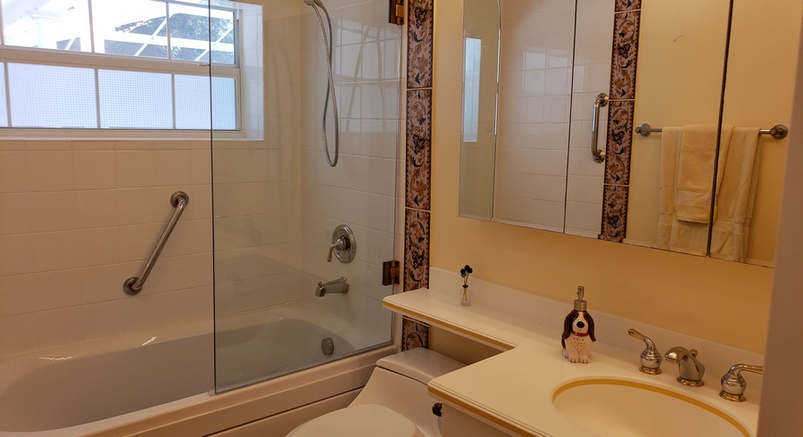 Guest Restroom